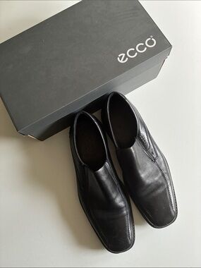 Ecco Men's Black Leather Slip-On Loafers